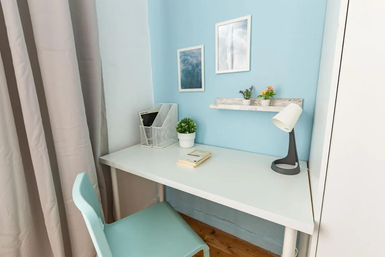 Colorful Flat With Excellent Location Near Trendy Attractions In Kadikoy Appartement Istanboel