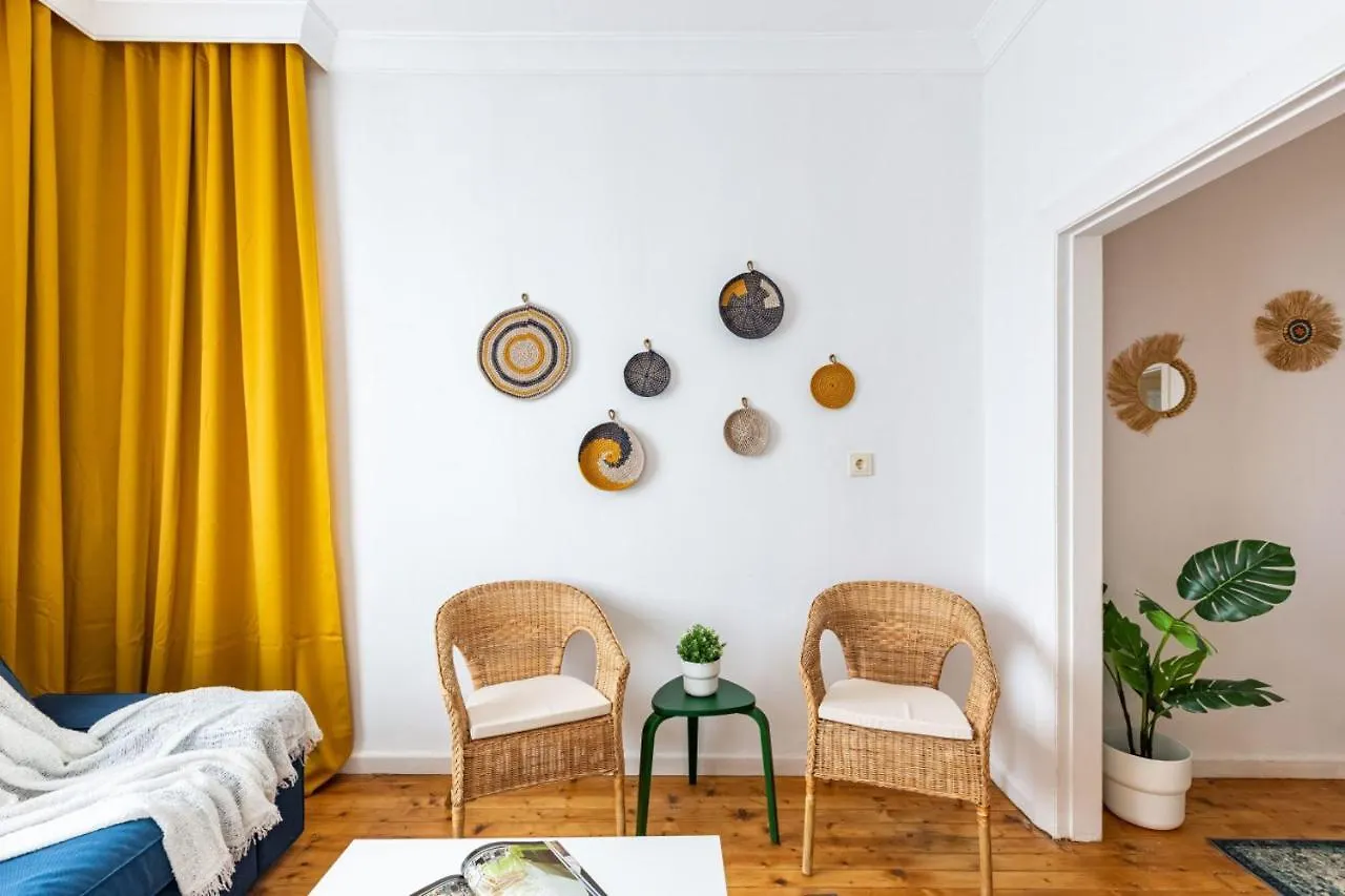 Colorful Flat With Excellent Location Near Trendy Attractions In Kadikoy Appartement Istanboel